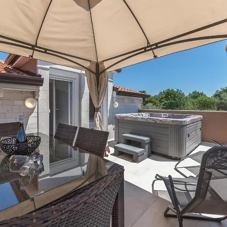 Apartment Beautiful Apartment In Porec Porec