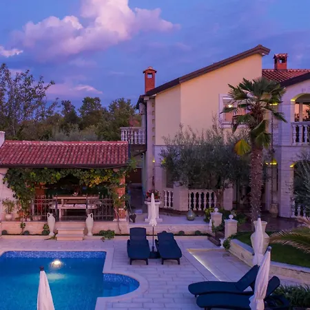 Apartment Beautiful Apartment In Porec Porec