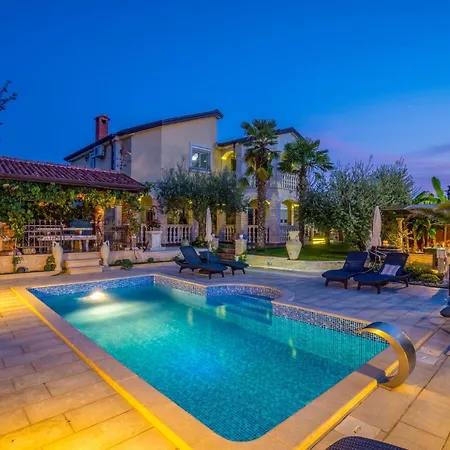 Beautiful Apartment In Porec * Porec