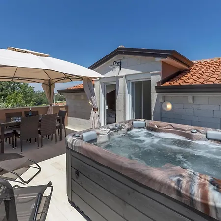 Beautiful Apartment In Porec