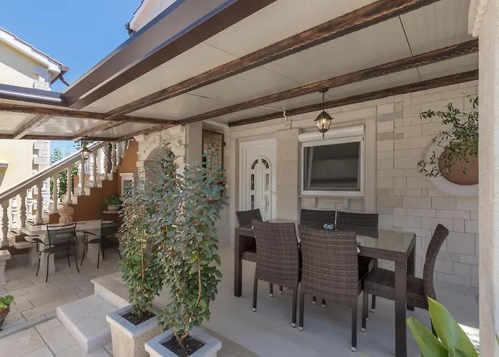 Beautiful Apartment In Porec Apartment