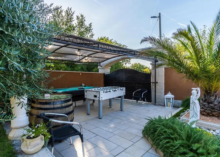 Beautiful Apartment In Porec *