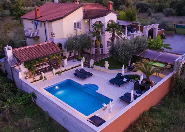 Apartment Beautiful Apartment In Porec *