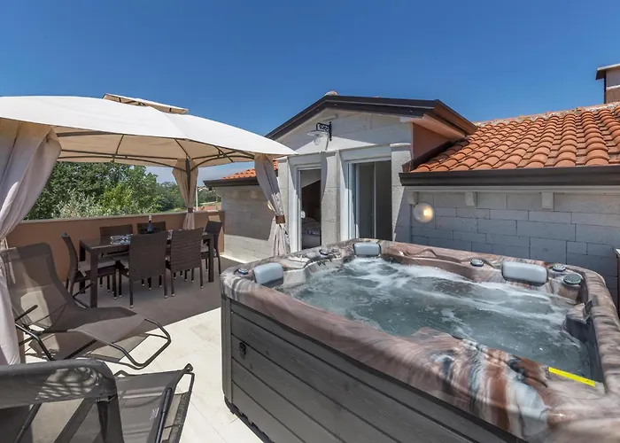 Beautiful Apartment In Porec