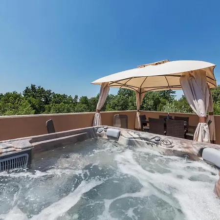 Cozy Apartment In Porec With Wifi * Porec