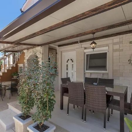 Beautiful Apartment In Porec With Kitchen Apartment