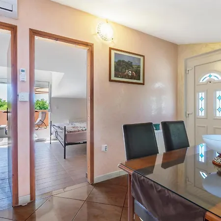 Apartment Beautiful Apartment In Porec With Kitchen Porec
