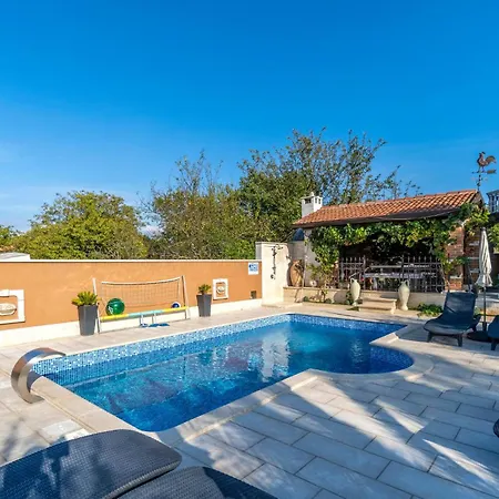Beautiful Apartment In Porec With Kitchen Porec