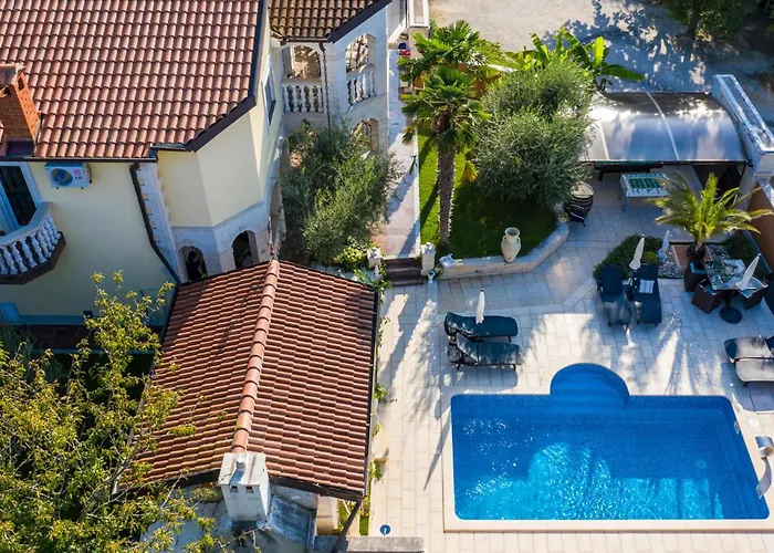 Апартаменти Beautiful In